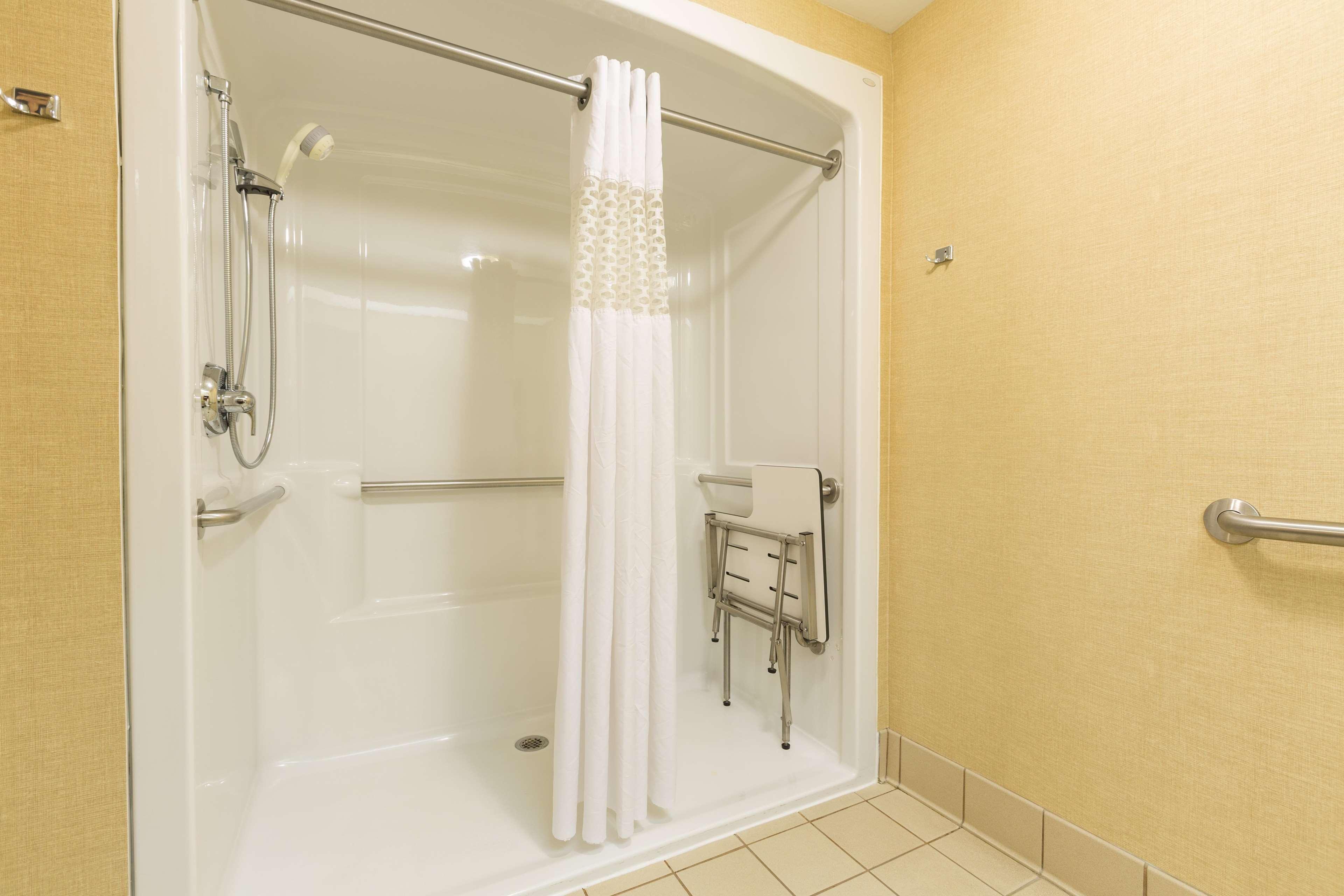 Hampton Inn Sidney Екстериор снимка