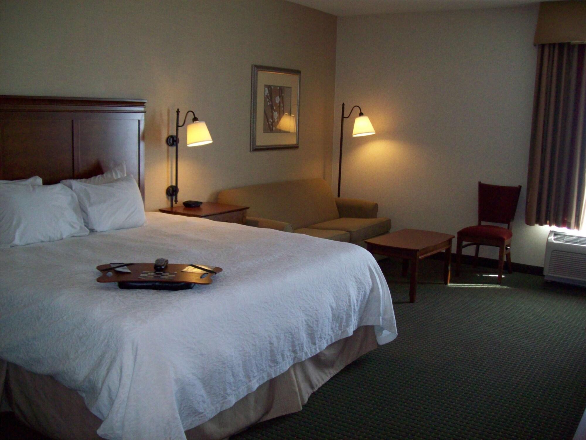 Hampton Inn Sidney Екстериор снимка