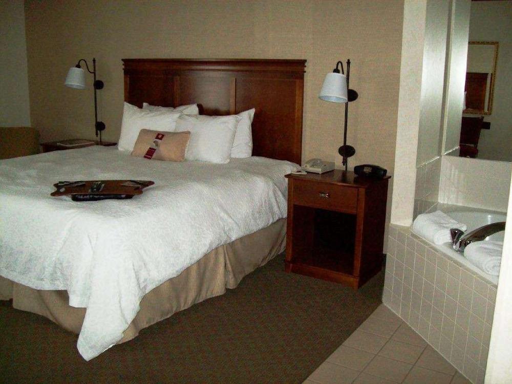 Hampton Inn Sidney Екстериор снимка