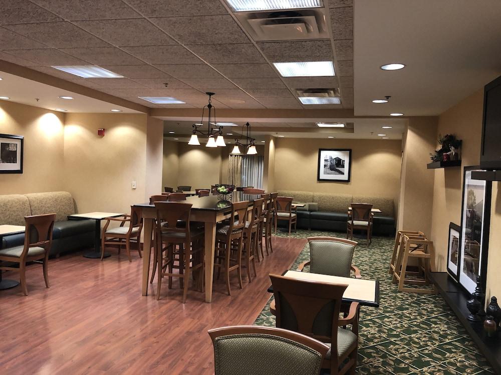 Hampton Inn Sidney Екстериор снимка
