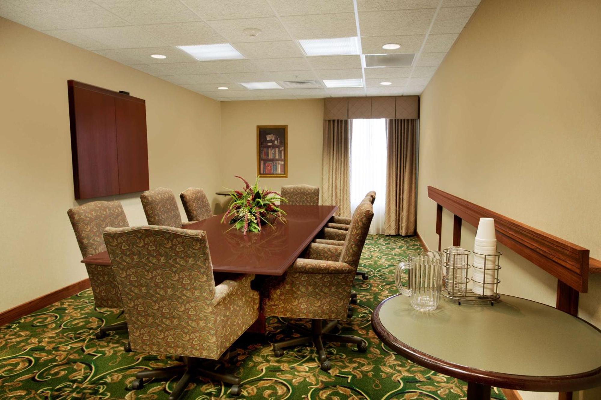 Hampton Inn Sidney Екстериор снимка
